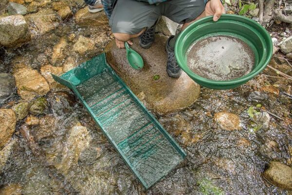 36" Length Lightweight Green Sluice Box with 30" Riffle length and a Shoulder Strap inc. 2 Carabineer - Image 6